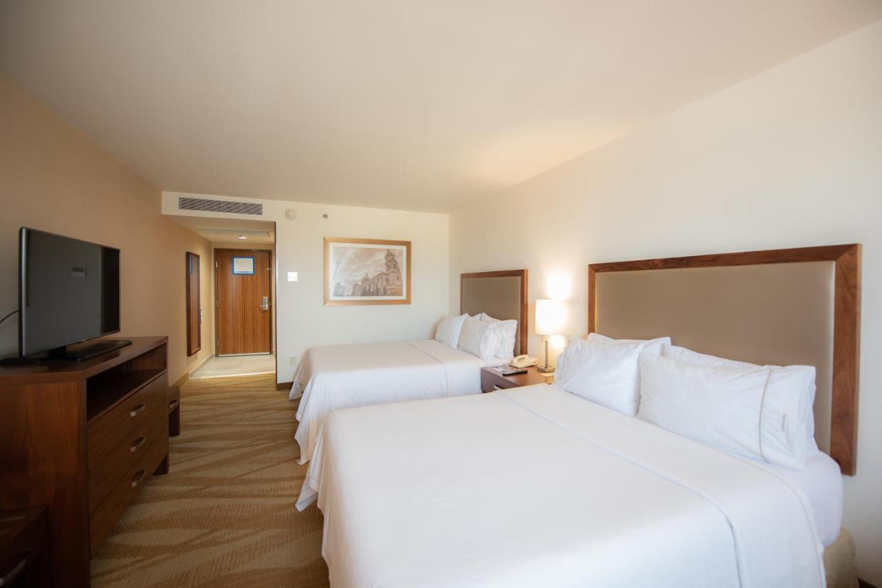 Holiday Inn Express And Suites Celaya By Ihg Exteriör bild